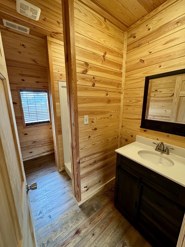 Building Photo - 17023 Sledge Rd