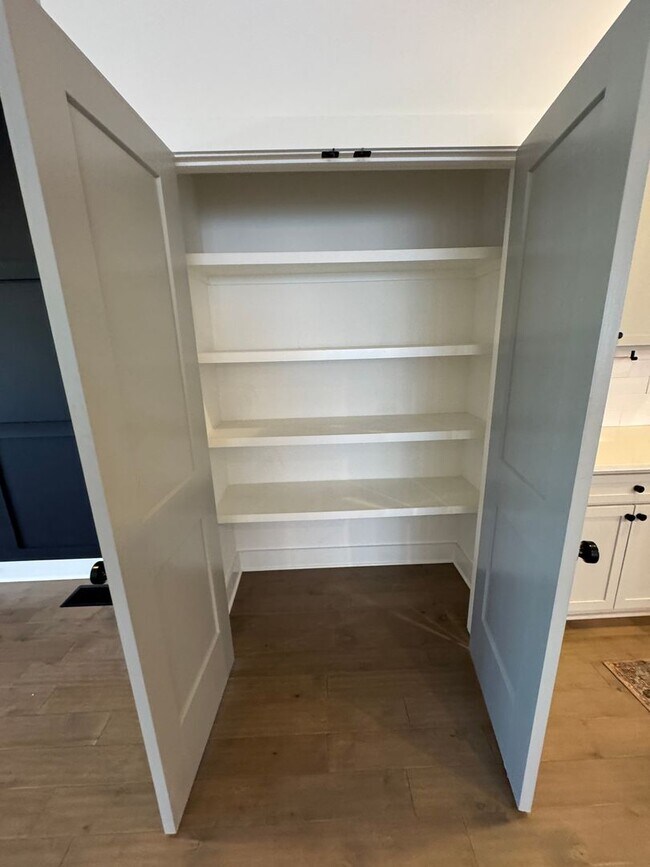 Building Photo - 3 bed. 2.5 bath in East Nashville ready fo...