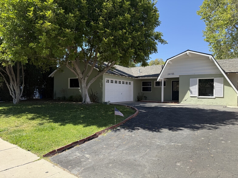 Primary Photo - 24155 Kittridge St