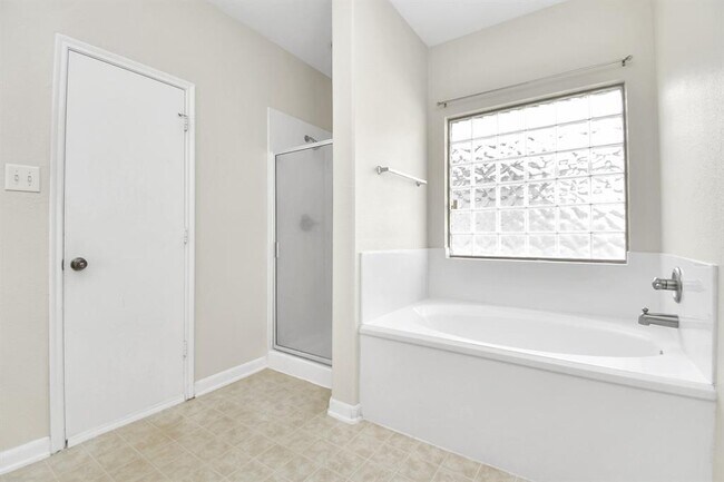 Building Photo - 6903 Oleander Grove Way