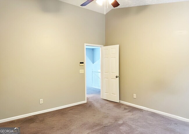 Building Photo - 220 Wild Flower Ln