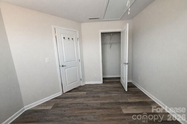 Building Photo - 3014 Potomac River Pkwy