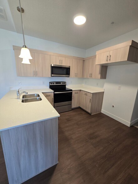 Building Photo - 4668 Olive Ave
