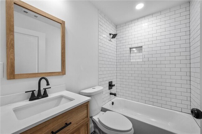 Building Photo - 360 Ponce De Leon Ave NE