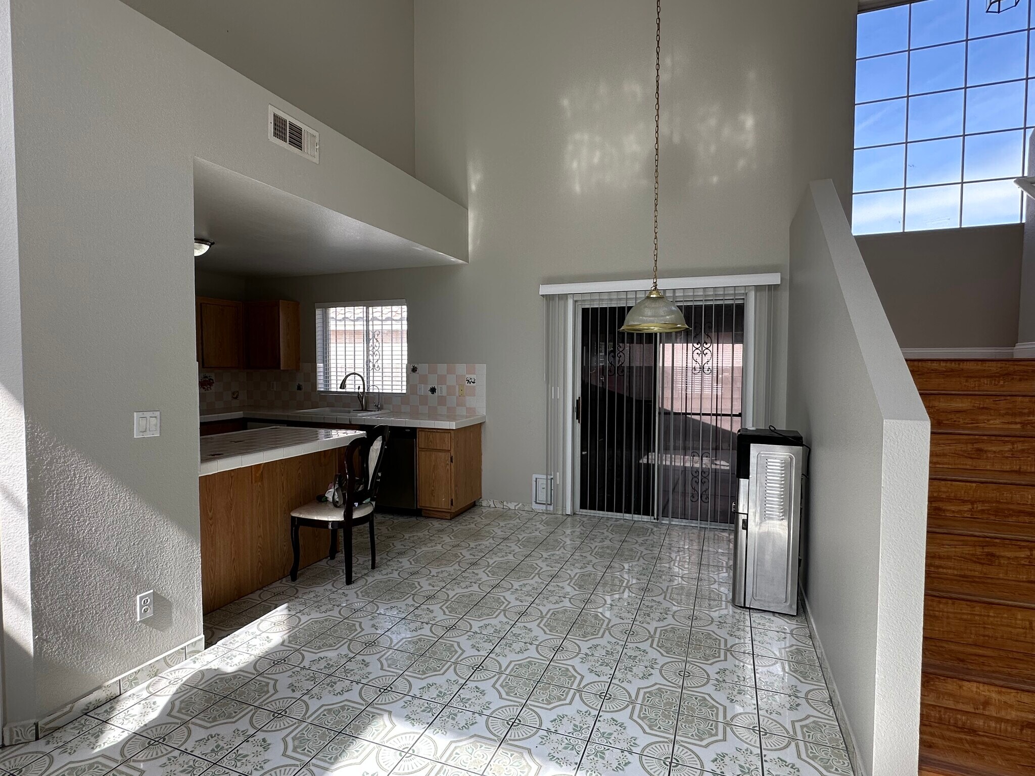 Building Photo - 4160 Country Garden Ave