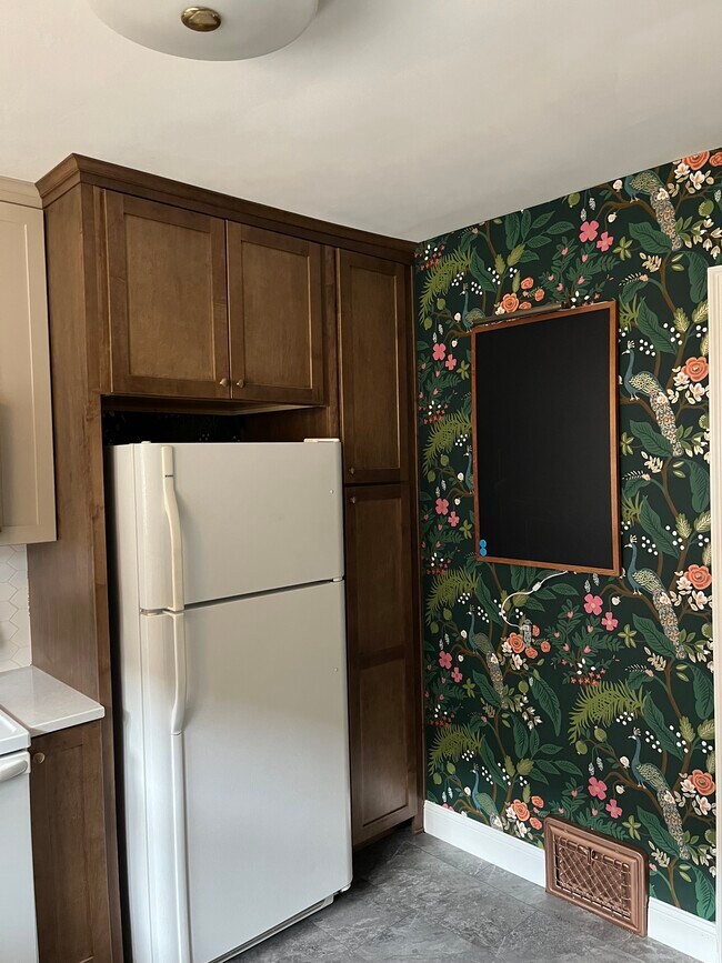 Building Photo - 1650 S 5th St