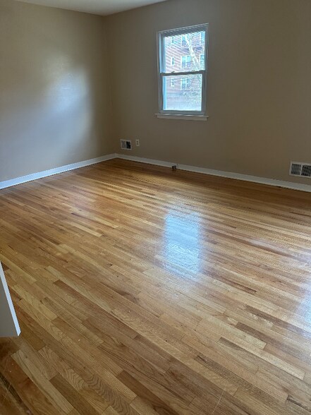 Building Photo - 331 Rector St