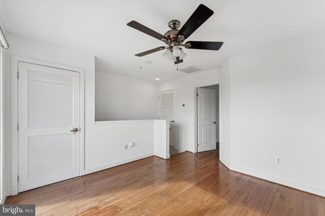 Building Photo - 4410 Longfellow St