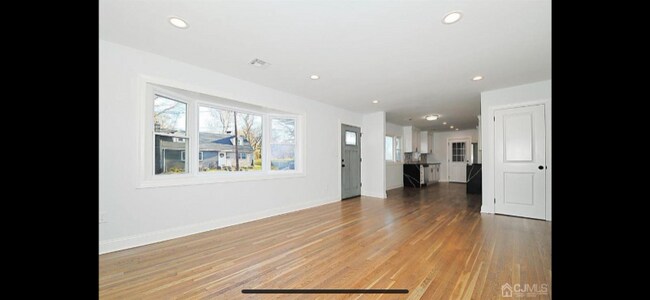 Building Photo - 24 Prescott St