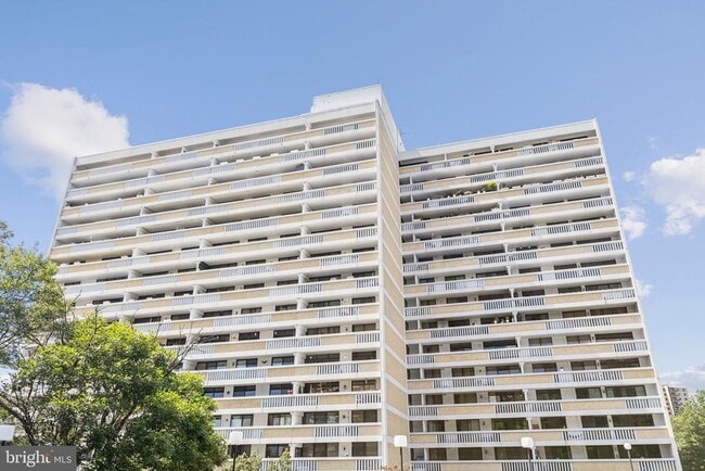 Building Photo - 6101 Edsall Rd