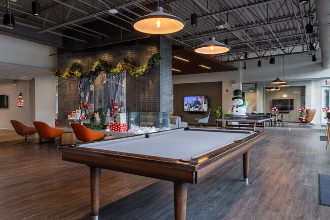 Building Photo - 901 S Ashland Ave