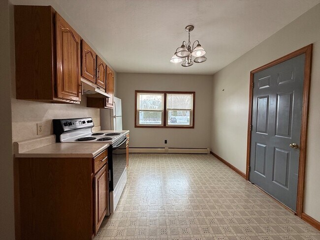 Building Photo - 132 Coburn Ave