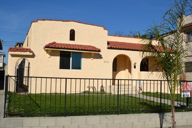 Building Photo - 4533 Saturn St