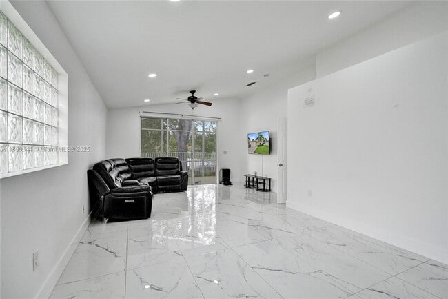Building Photo - 4108 Sapphire Terrace