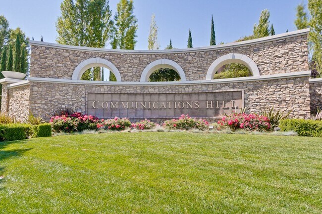 Building Photo - Modern Communication Hill Townhome | Panoramic Mountain Views