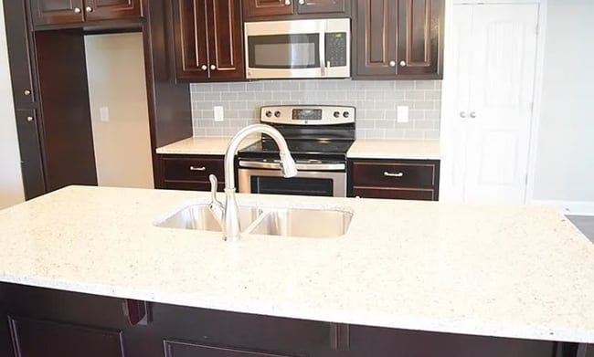 Building Photo - 10 Ivy Cross