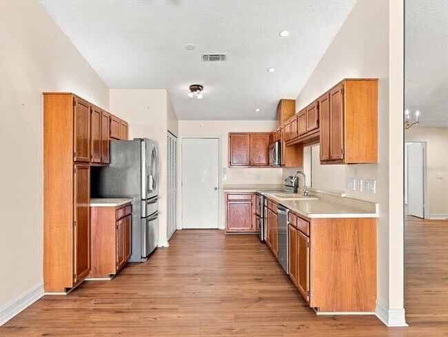 Building Photo - 5381 Kelly Dr