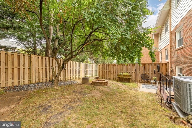 Building Photo - 10913 Bucknell Dr