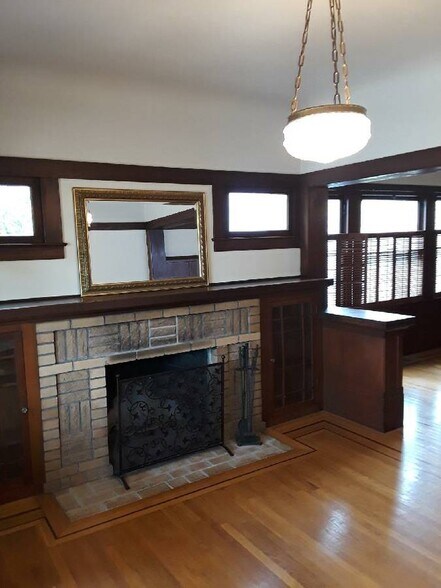 Primary Photo - 1707 35th St