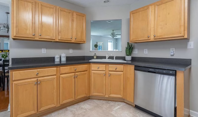 Building Photo - Beautiful 3 Bedroom in Hope Valley Farms