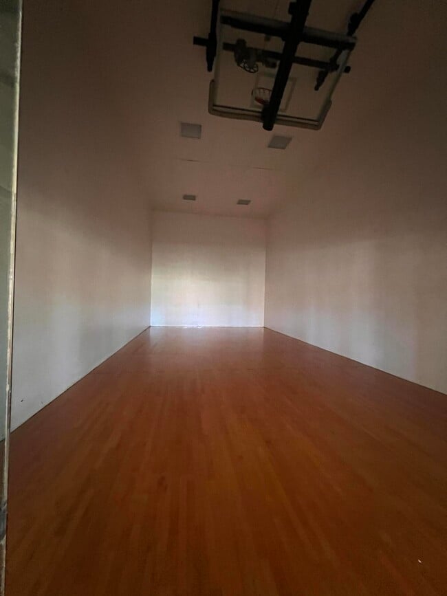 Building Photo - 4241 San Marino Blvd