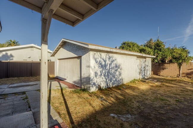 Building Photo - Welcome to Your Dream Home in San Fernando!