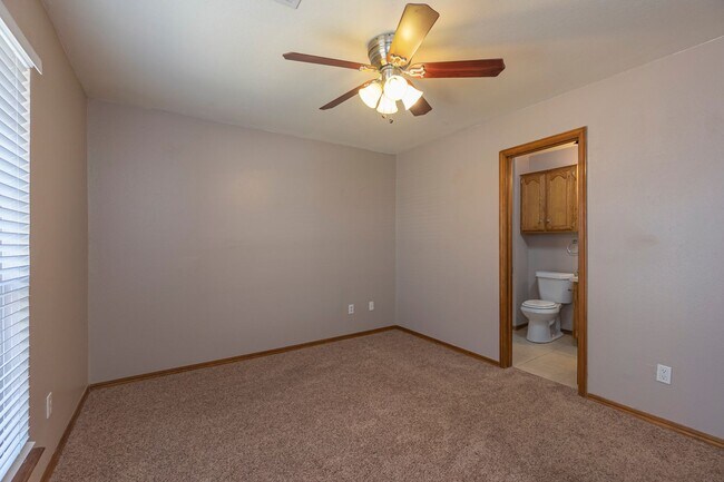 Building Photo - 810 Delmar Cir