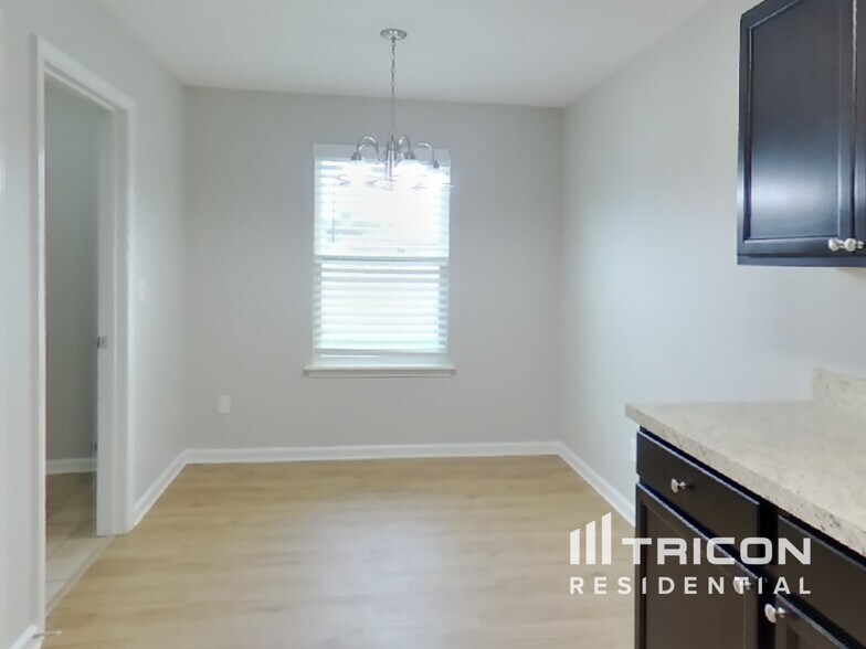 Building Photo - 78611 Rock Ct