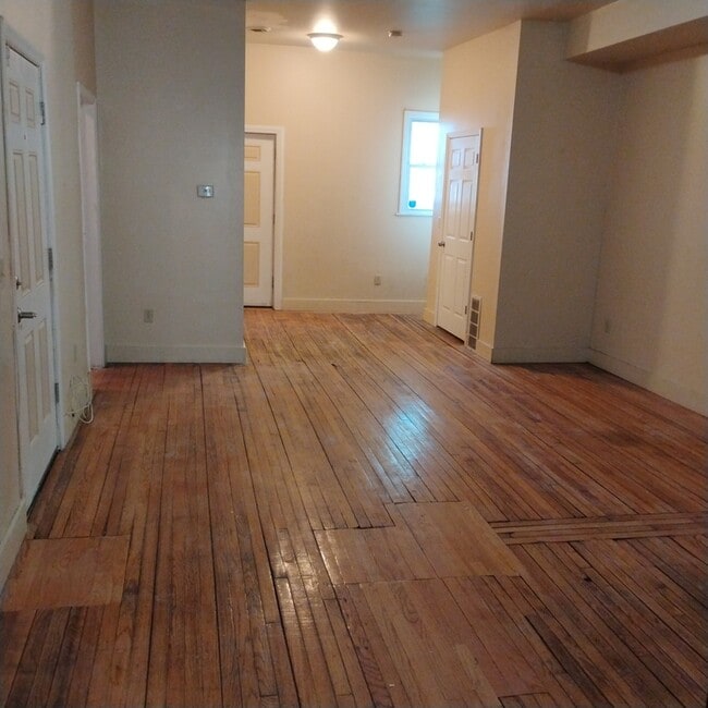 Building Photo - 96 Grand St