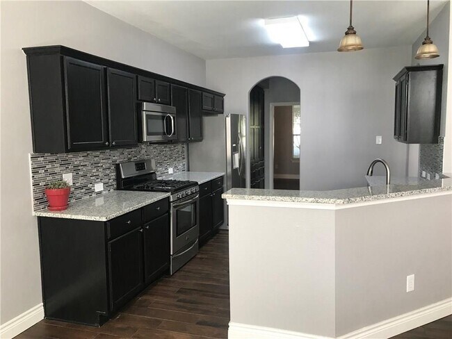 Building Photo - 420 Hanover Ct