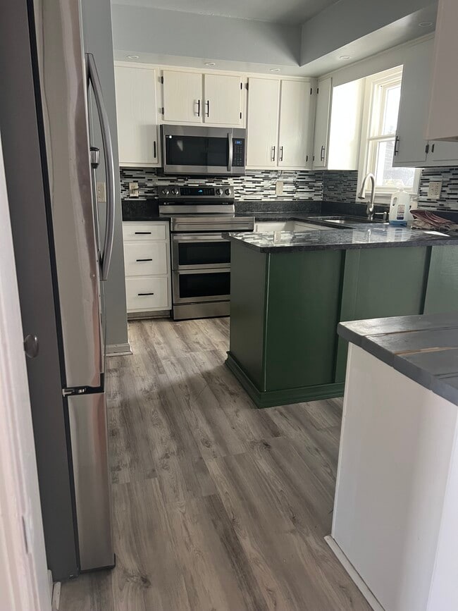 Building Photo - 1264 Brainard Rd