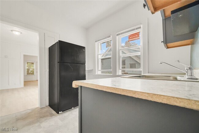 Building Photo - 3381 E 143rd St