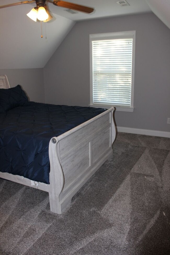 Building Photo - Amazing 3 bd/2.5bth in Farragut!!