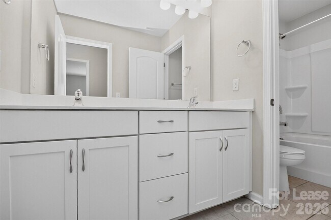 Building Photo - 17401 Carolina Hickory Dr