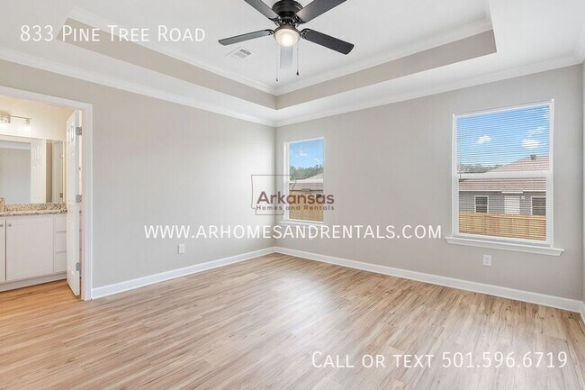 Building Photo - 833 Pine Tree Rd