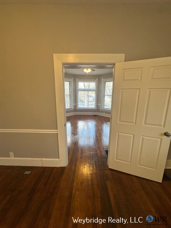 Building Photo - 8402 Curzon Ave