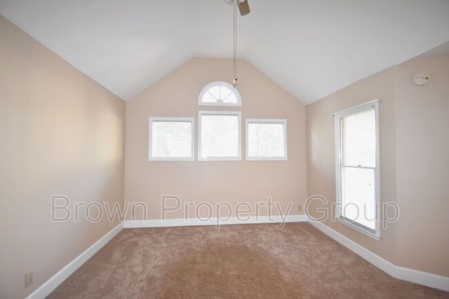 Building Photo - 741 Victorian Pl