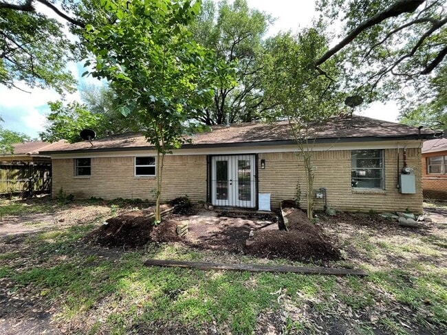 Building Photo - 7611 Cabot St