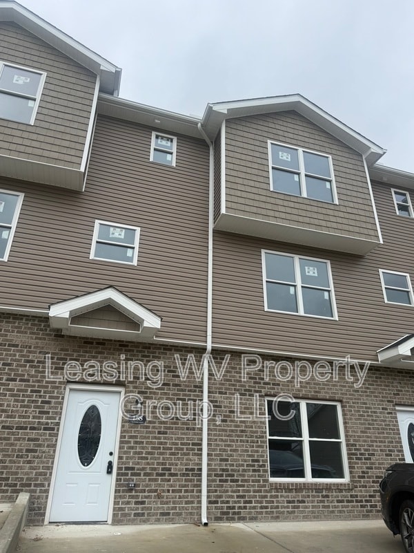 Building Photo - 166 Christian Ct