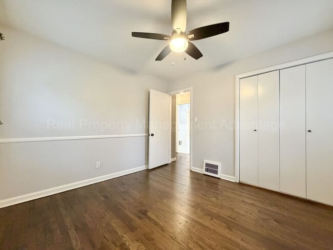 Building Photo - Updated Royal Oak Bungalow Minutes from Downtown