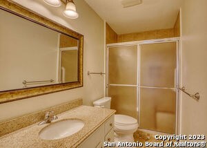Building Photo - 922 Clearview Dr