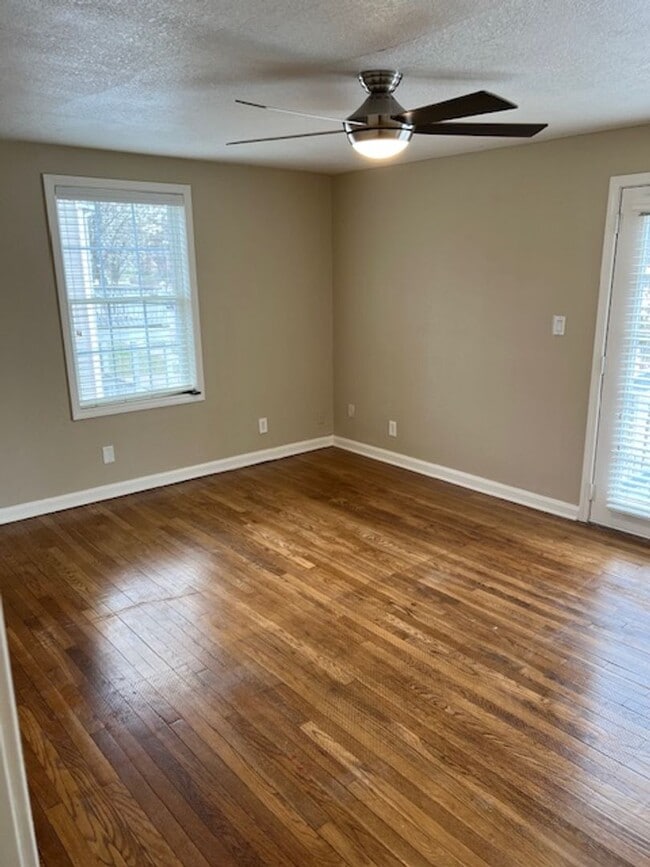 Building Photo - Don't miss out on this beautiful home!