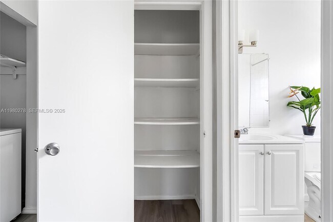 Building Photo - 2327 NW 52nd Ct