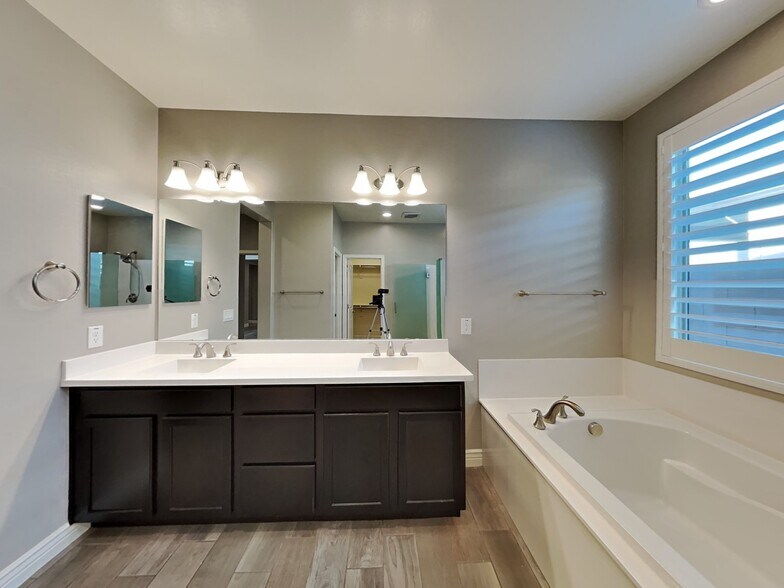 Building Photo - 22530 E Tierra Grande