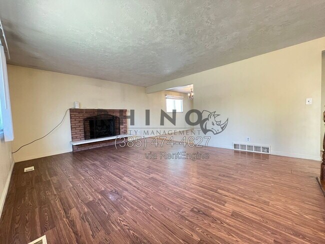 Building Photo - 778 E Enchanted Dr