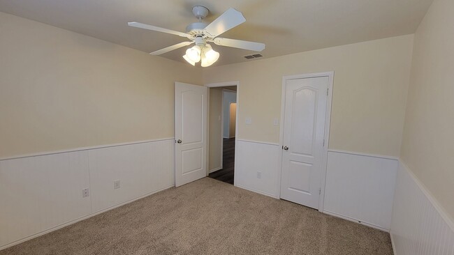 Building Photo - Spacious 4/2/2 - Cooper School District