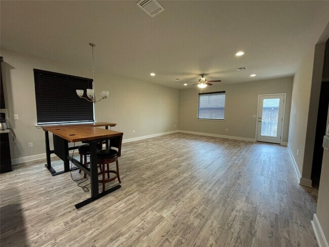 Building Photo - 9109 Alex Ln
