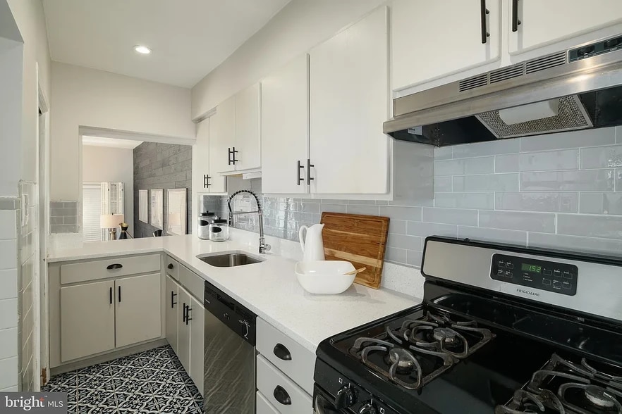 Building Photo - 7646 Ardleigh St