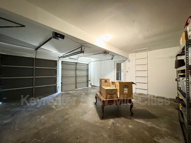 Building Photo - 901 Gregory Ave