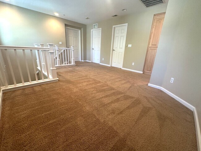 Building Photo - Gorgeous 3 Bed, 2 Bath in Gated Community in Brentwood